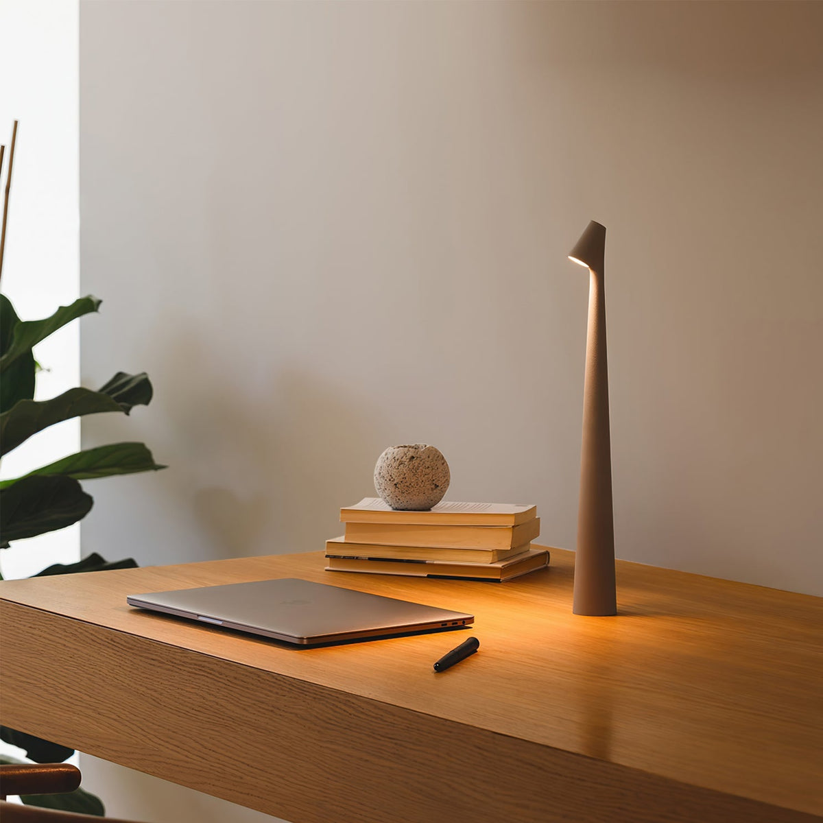 Africa Table Lamp for Living Room by AUVIELIGHT
