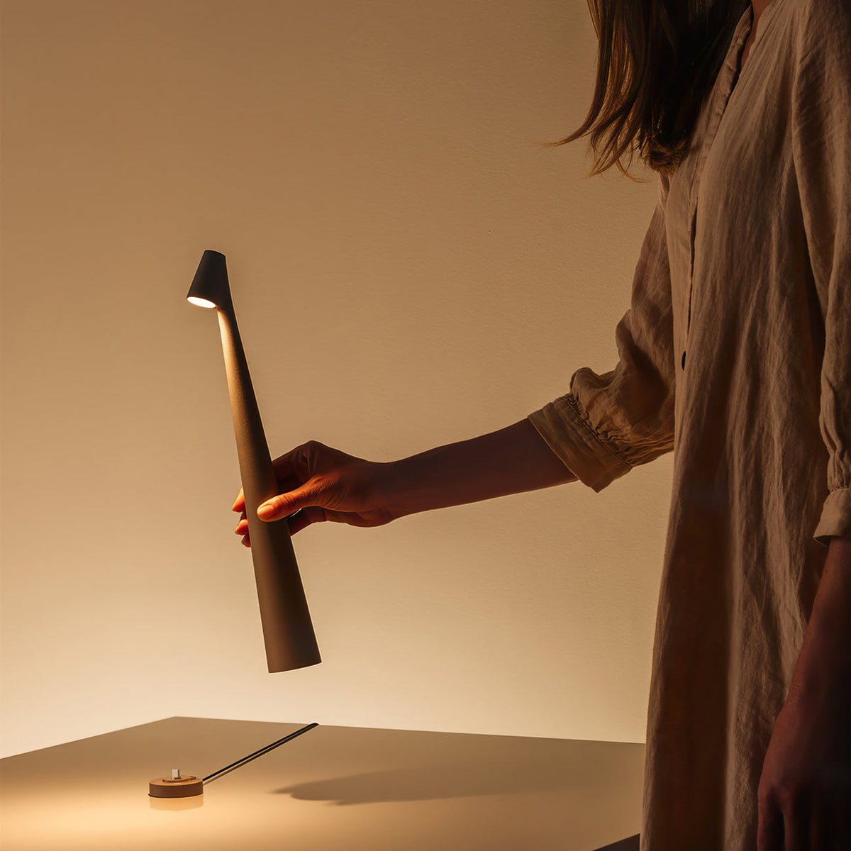 Africa Table Lamp for Living Room by AUVIELIGHT