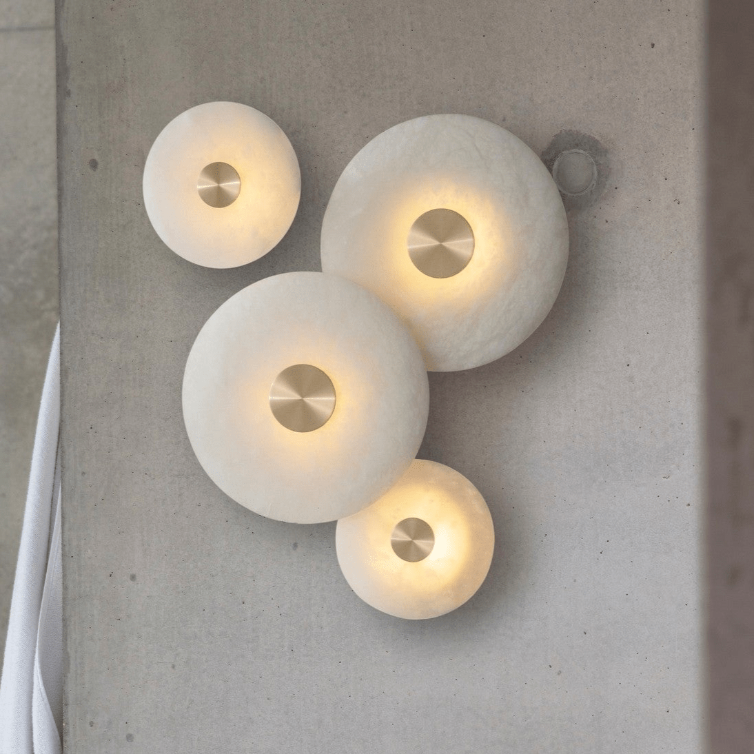 Platter Wall Sconce in alabaster for Hallway by AUVIELIGHT, 4-Litghts ∅ 7.9″+∅ 9.8″+∅ 11.8″+∅ 13.8″ / Warm Light / Gold & White