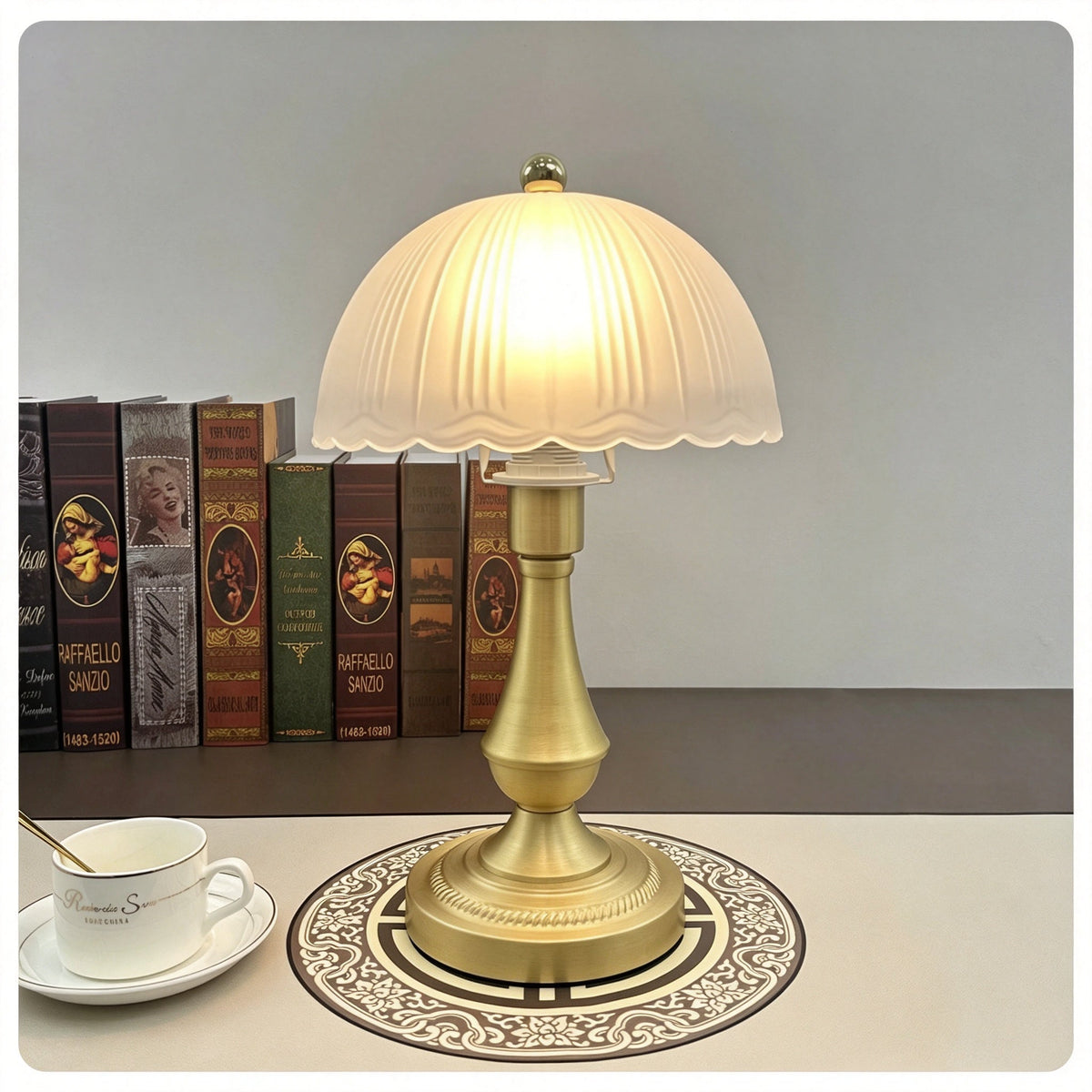 Scalloped Light in antique brass for Living Room by AUVIELIGHT