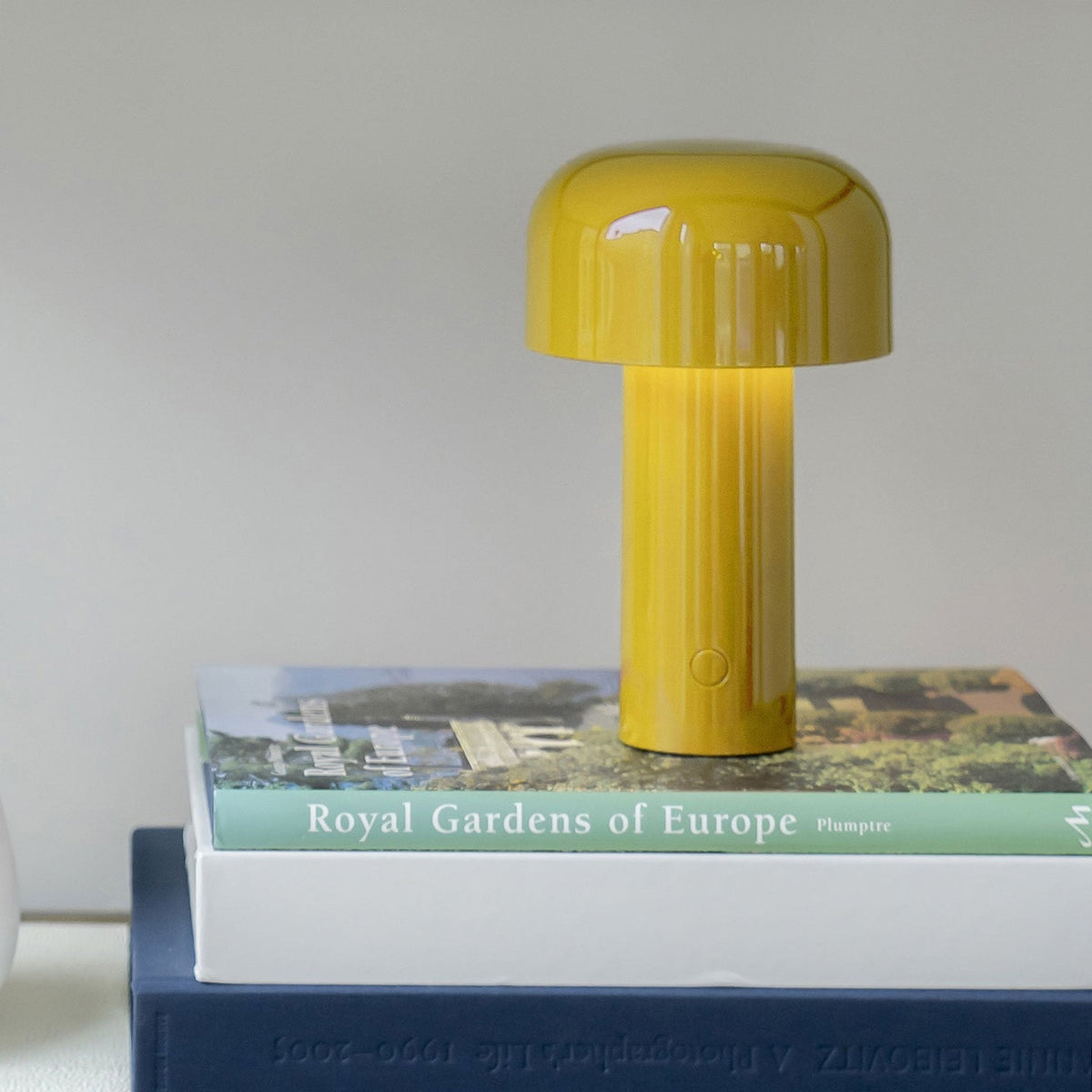 Bellhop Table Lamp for Living Room by AUVIELIGHT