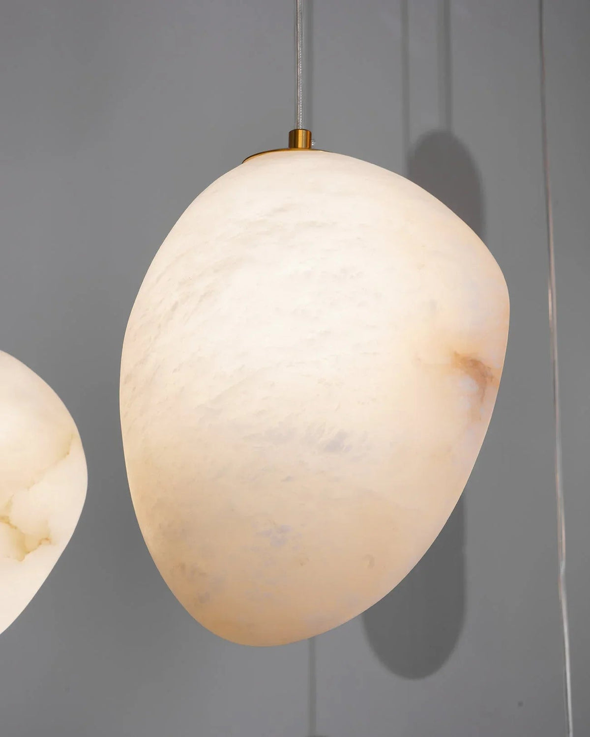 Galet Pendant Light in alabaster for Kitchen Island by AUVIELIGHT, Dia 15cm x H 19cm / ∅ 5.9″ x H 7.5″ / White / Warm White