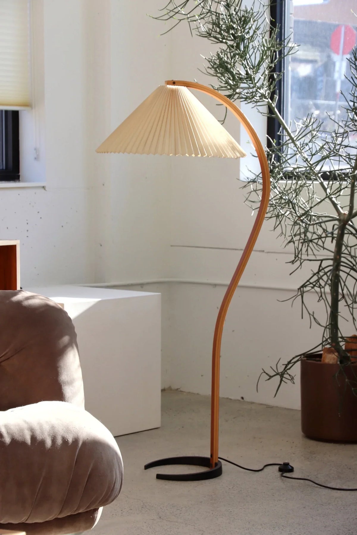 Caprani Floor Lamp for Living Room by AUVIELIGHT