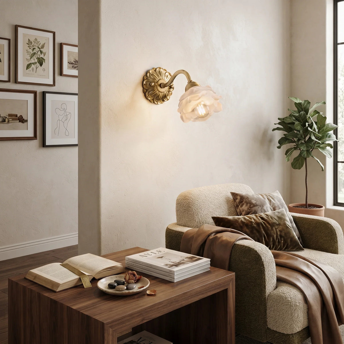 Floral Wall Sconce in brass for Hallway by AUVIELIGHT