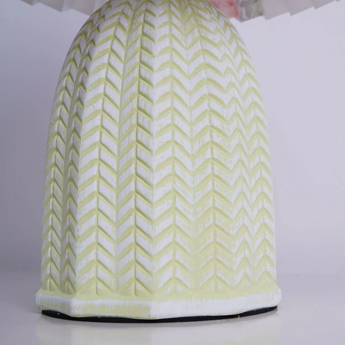 Floral Pleated Table Lamp in ceramic for Living Room by AUVIELIGHT