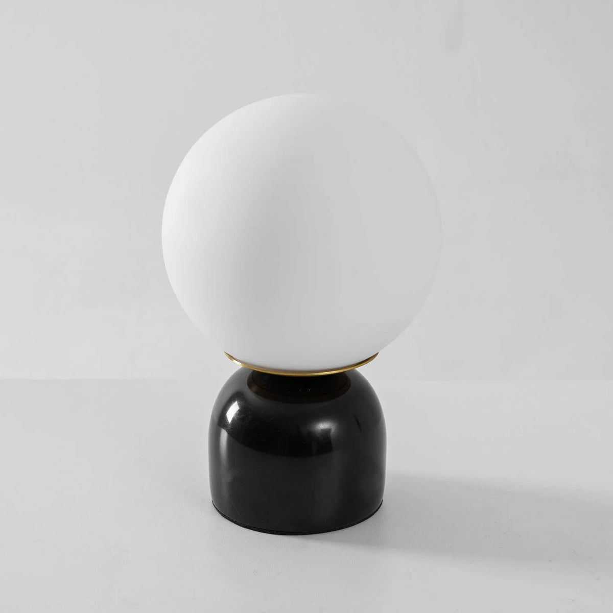 Globe Table Lamp in frosted glass for Living Room by AUVIELIGHT