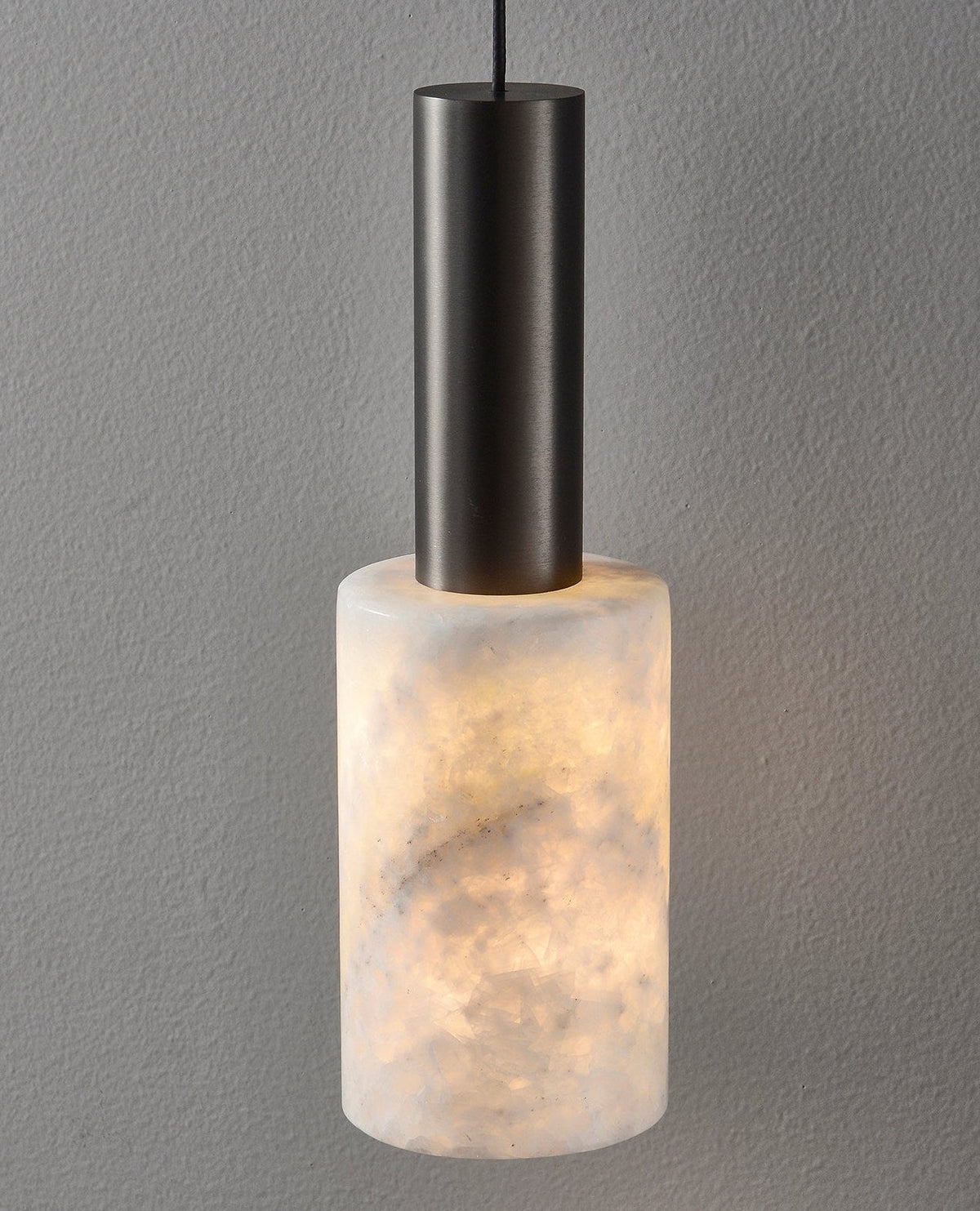 Cylinder Pendant Light in alabaster for Kitchen Island by AUVIELIGHT, Dia 9 cm x H 28 cm / ∅ 3.5″ x H 11.0″ / Black Gold