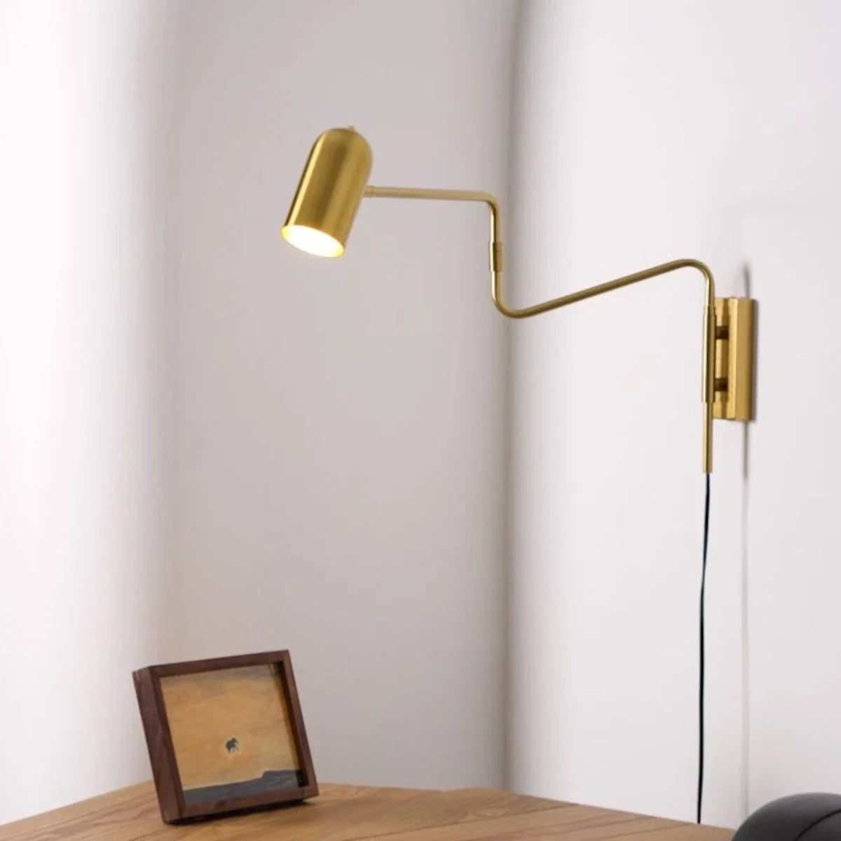 Modern Wall Sconce in metal for Hallway by AUVIELIGHT