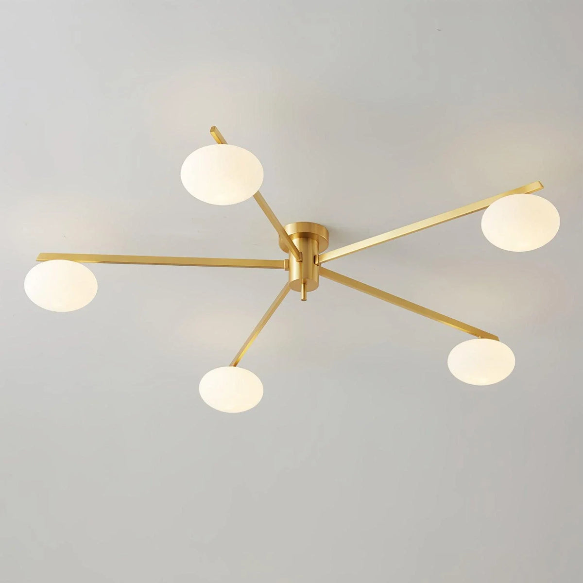 Modern Chandelier in brass for Dining Room by AUVIELIGHT, 5 heads ∅ 43.3" x H 7.1" / 110cm x H 18cm / Brass & White