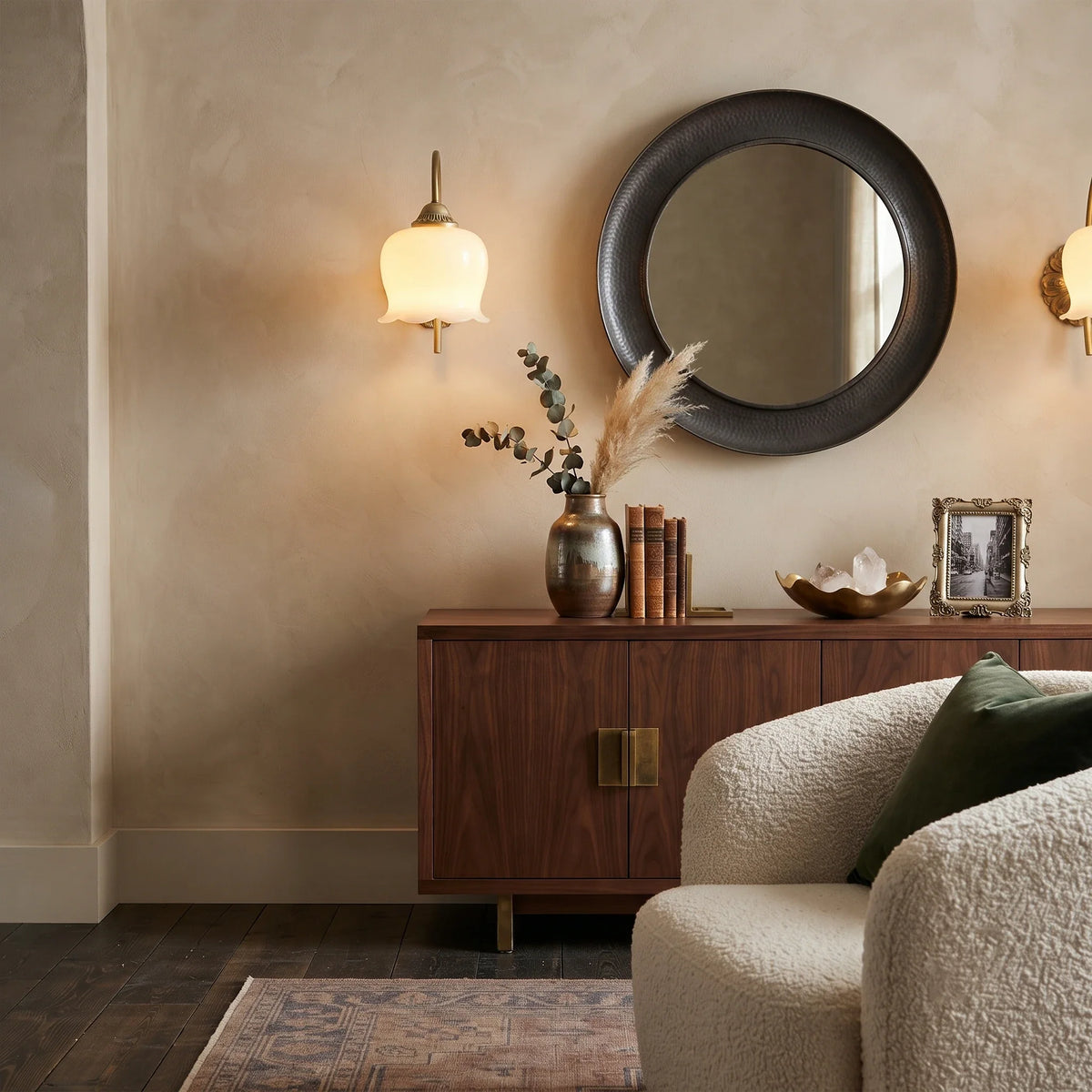 Resin Flower Wall Sconce in brass for Hallway by AUVIELIGHT