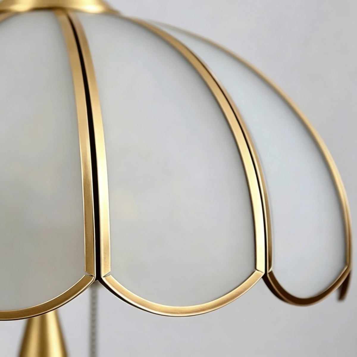 Retro Shell Table Lamp in cream for Living Room by AUVIELIGHT