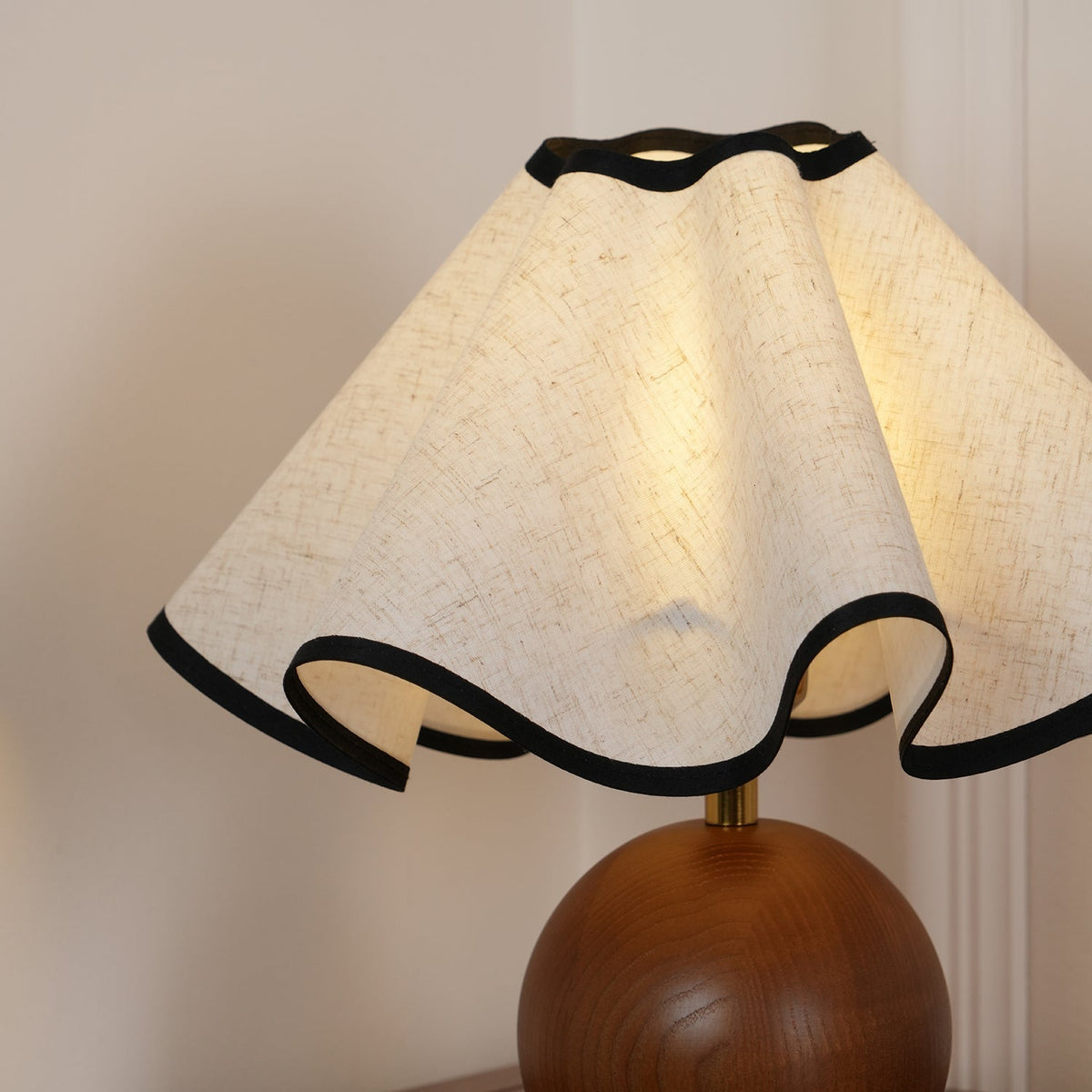 Wavecrest Table Lamp for Living Room by AUVIELIGHT