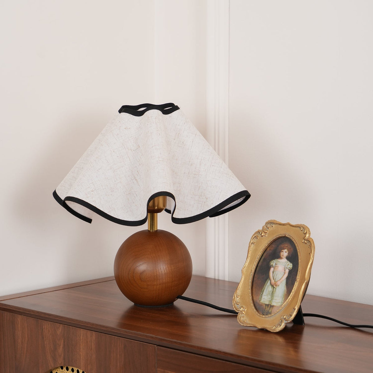 Wavecrest Table Lamp for Living Room by AUVIELIGHT
