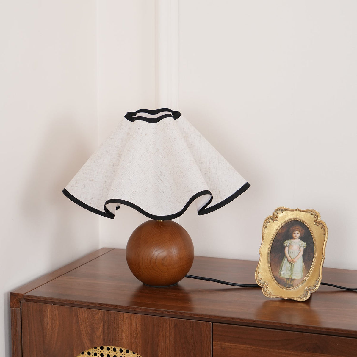 Wavecrest Table Lamp for Living Room by AUVIELIGHT