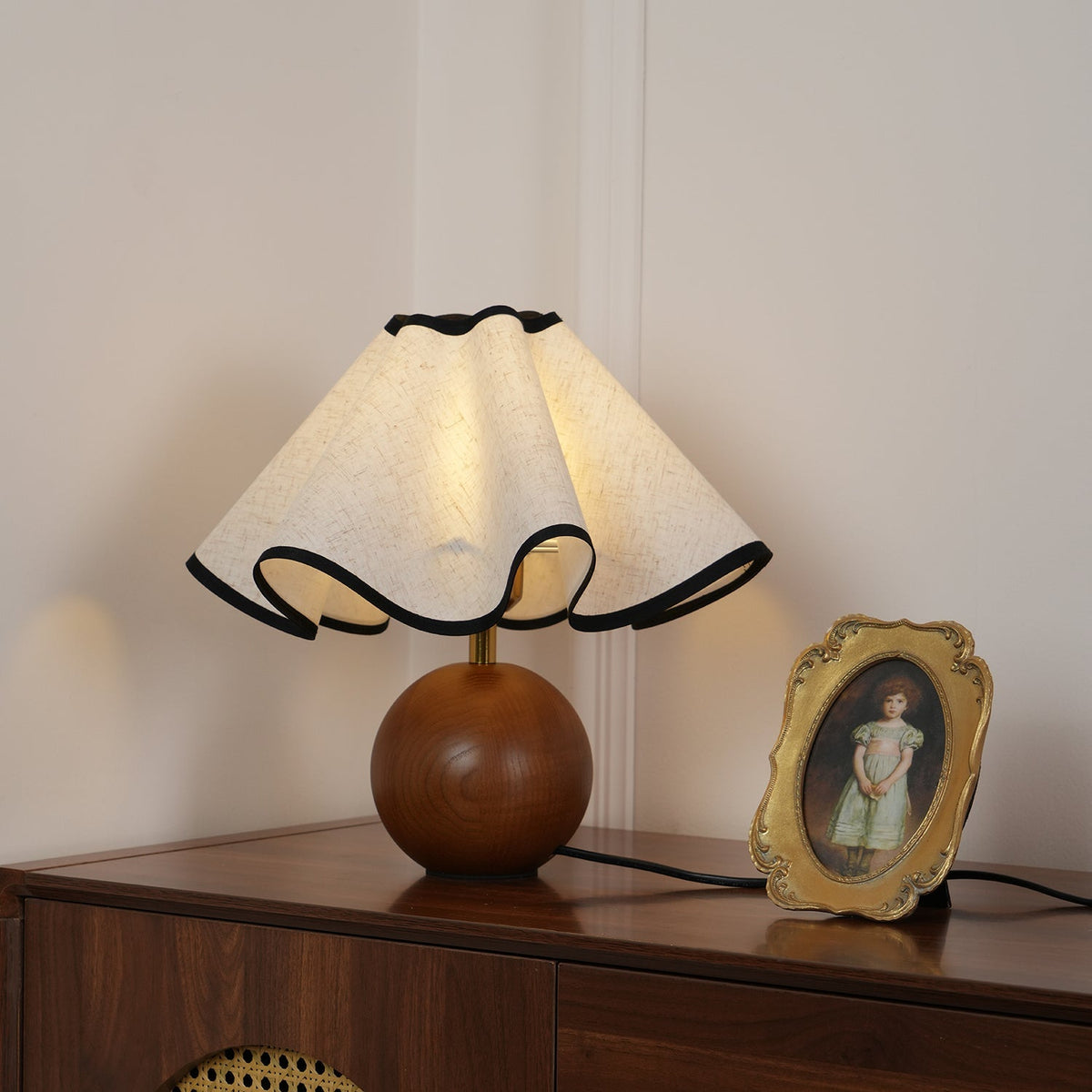 Wavecrest Table Lamp for Living Room by AUVIELIGHT