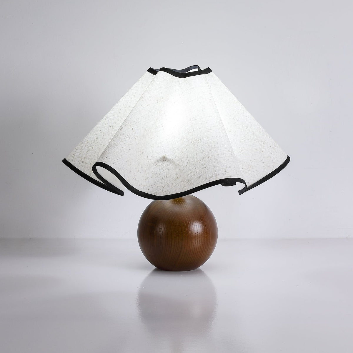 Wavecrest Table Lamp for Living Room by AUVIELIGHT