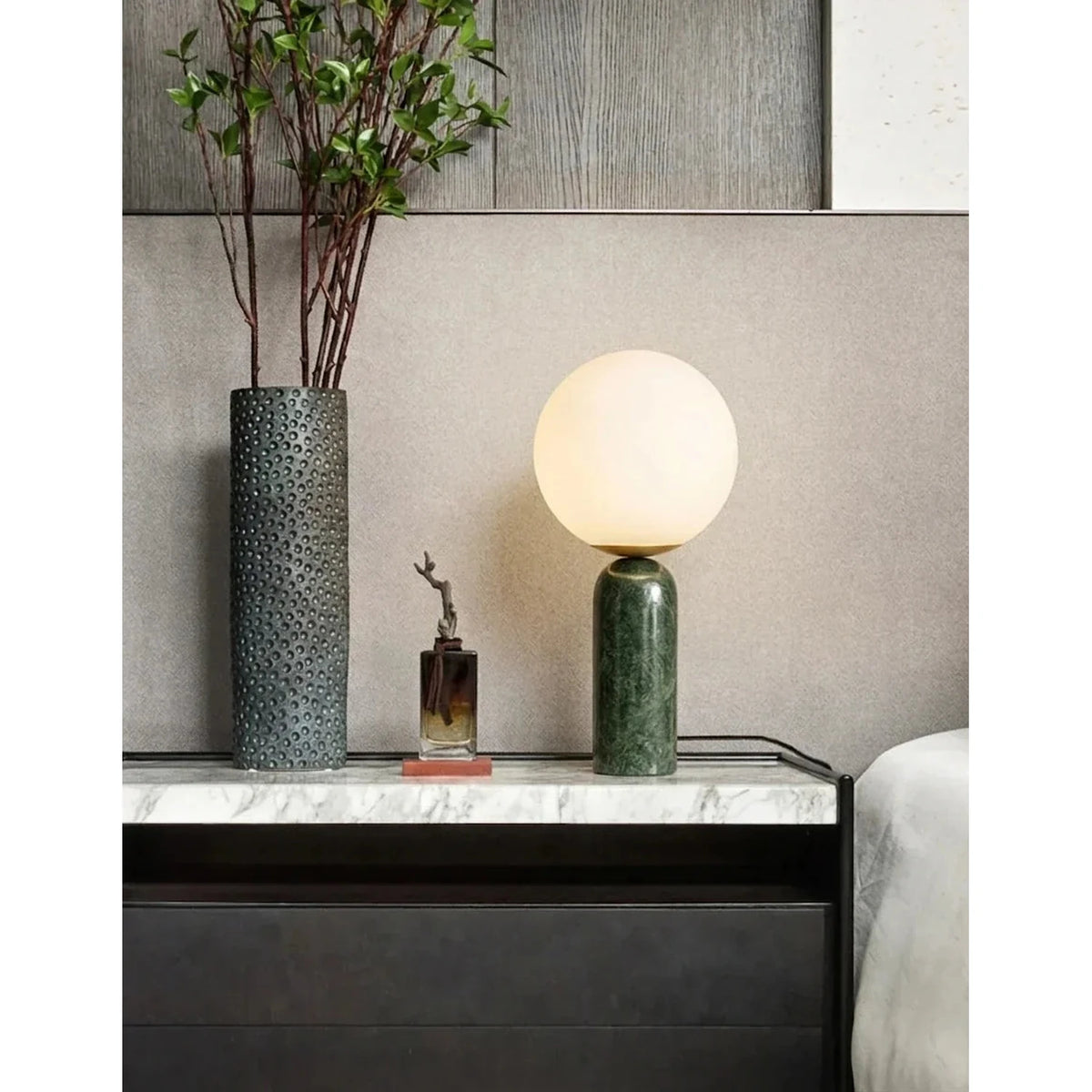 Column Globe Table Lamp in alabaster for Living Room light fixture by AUVIELIGHT
