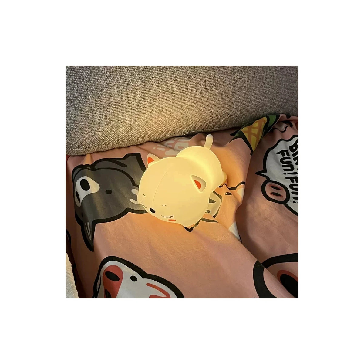 Cute Sleeping Cat Silicone LED Night Light by AUVIELIGHT