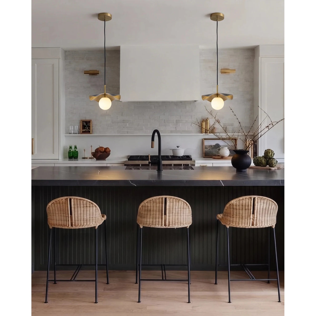 Lotus Wavy Alabaster Pendant Light by AUVIELIGHT