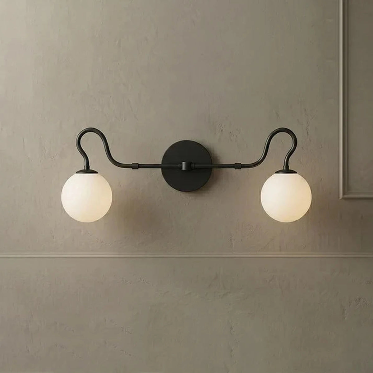 Mid-Century Globe Wall Sconce in glass for Hallway by AUVIELIGHT, L 73cm x W 24cm x H 28cm / L 28.7″ x W 9.4″ x H 11″ / Black & White glass