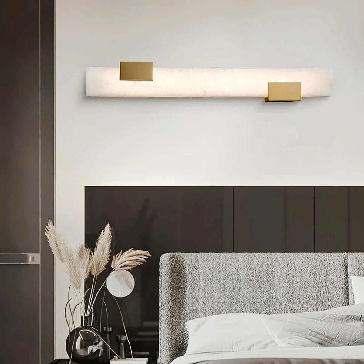 Minimalist Pillar Wall Sconce in brass for Hallway light fixture by AUVIELIGHT