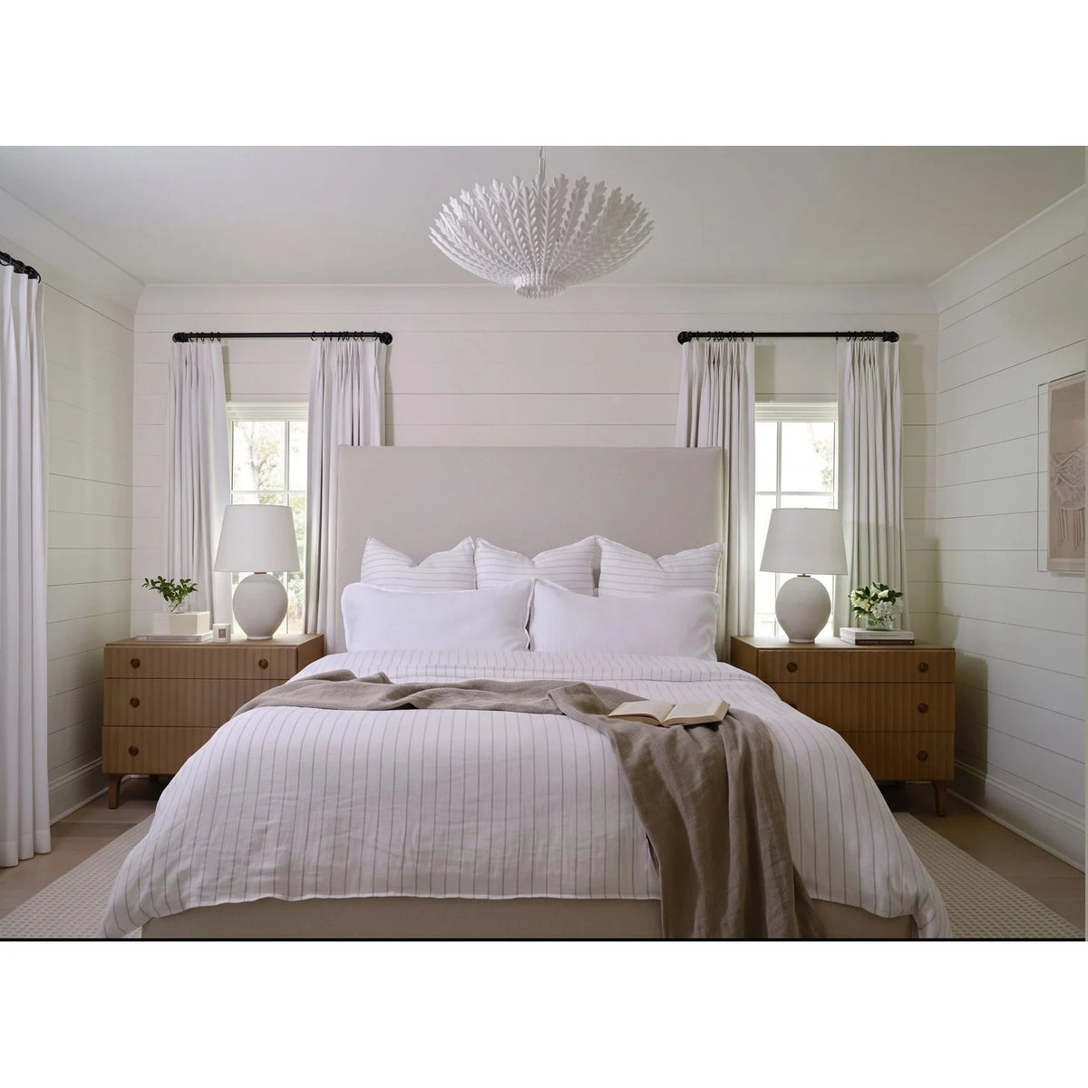 Minimalist Sculptural Glass Blossom Halo Pendant Lamp light fixture by AUVIELIGHT
