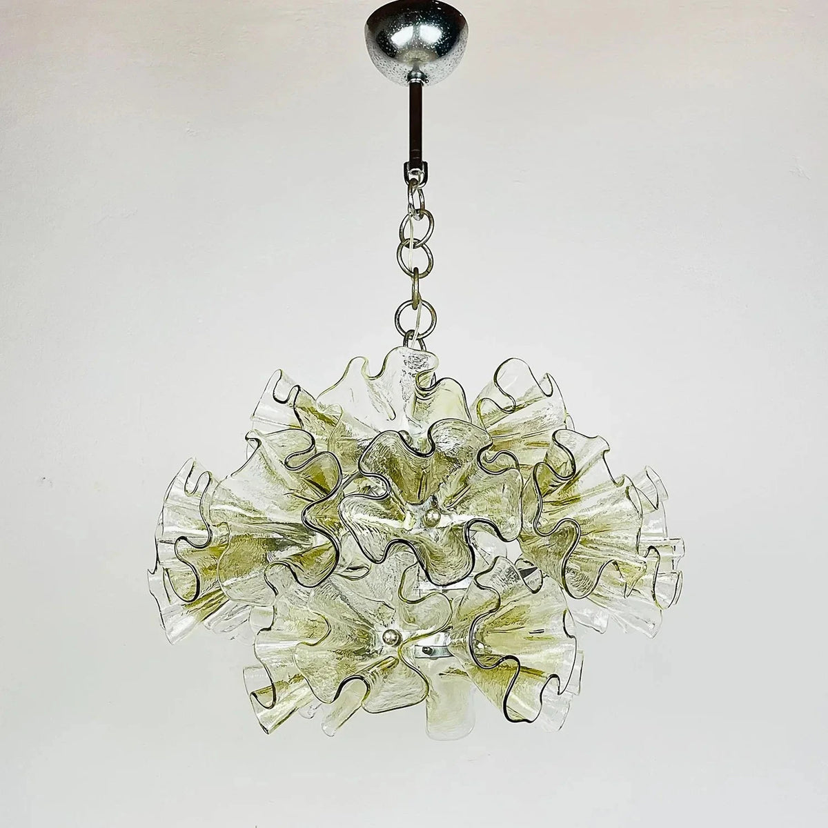 Sculptural Ruffled Chandelier in champagne glass for Dining Room by AUVIELIGHT, ∅ 17.7″ x H 11.8″ / Green & Clear & Chrome