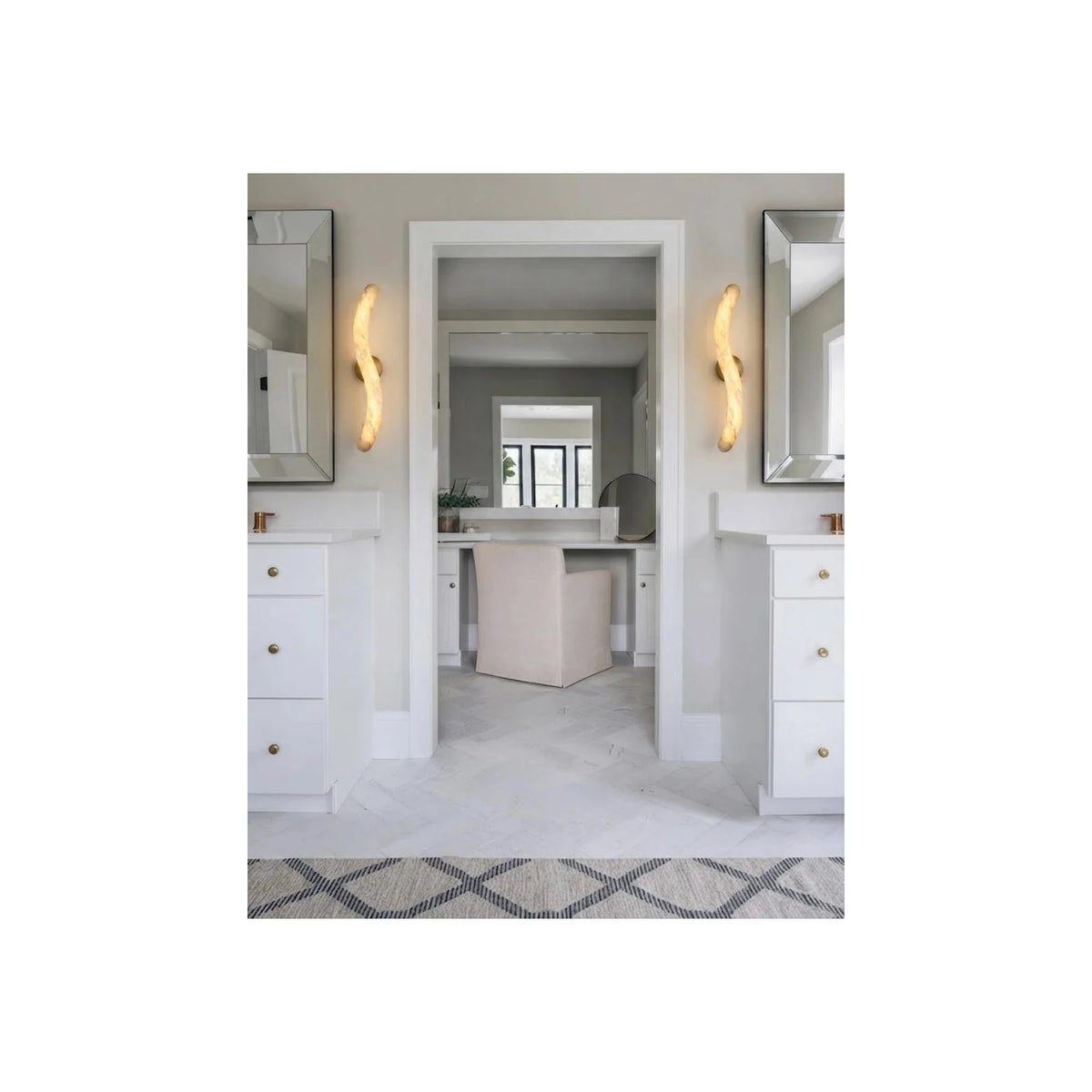 Serpentine Alabaster Wall Sconce light fixture by AUVIELIGHT