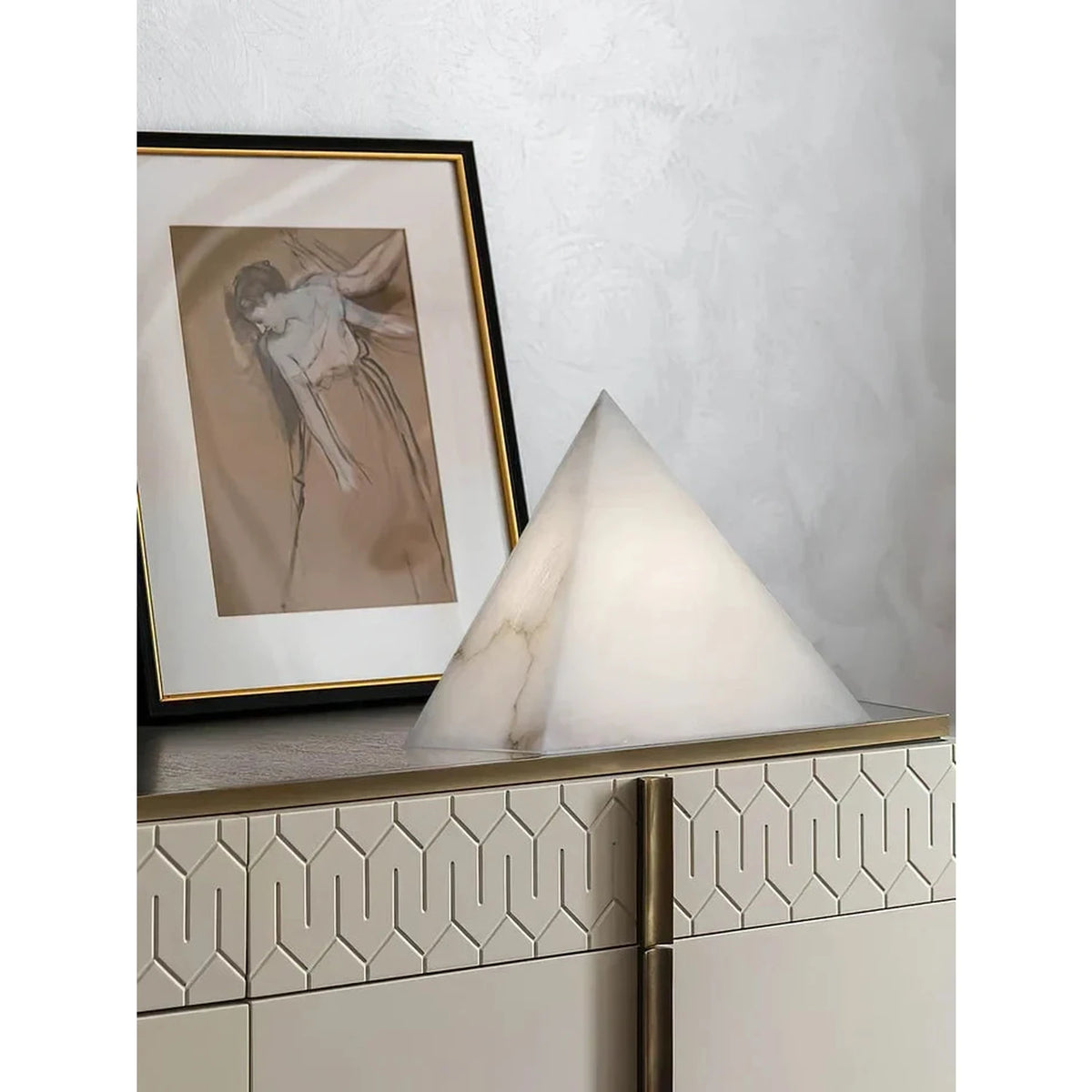 Veined Pyramid Table Lamp in alabaster for Living Room light fixture by AUVIELIGHT
