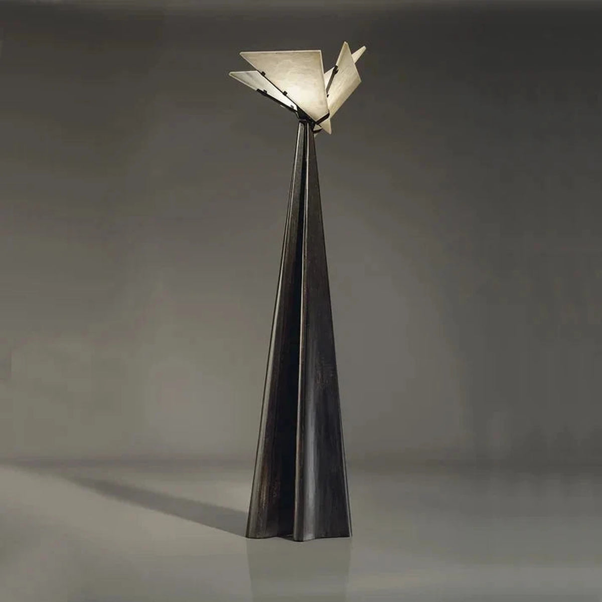 Winged Geometric Floor Lamp in alabaster for Living Room light fixture by AUVIELIGHT