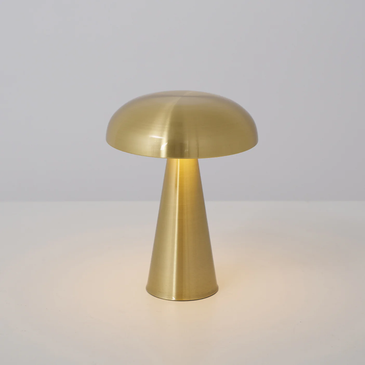 Como Table Lamp for Living Room by AUVIELIGHT, Dia 15.6cm x H 21cm / ∅ 6.1″ x H 8.2″ / Gold / Touch switch